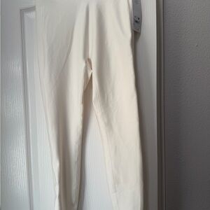 ALO Yoga Airlift High-Waist Leggings in Cream